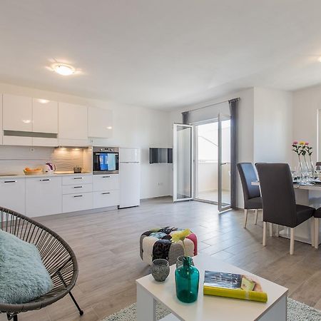 Maiv Residence - Family & Designer Suites Rogoznica  Εξωτερικό φωτογραφία