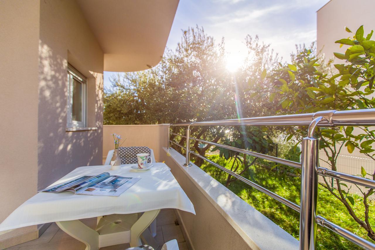 Maiv Residence - Family & Designer Suites Rogoznica  Εξωτερικό φωτογραφία