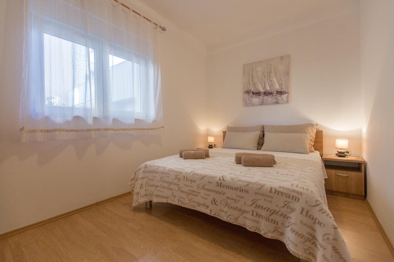 Maiv Residence - Family & Designer Suites Rogoznica  Εξωτερικό φωτογραφία