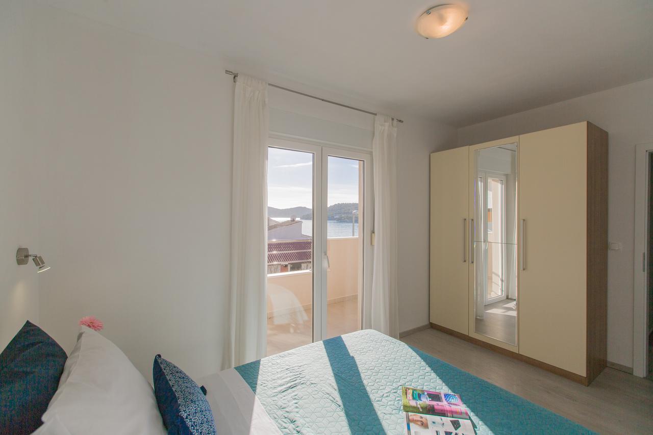 Maiv Residence - Family & Designer Suites Rogoznica  Εξωτερικό φωτογραφία