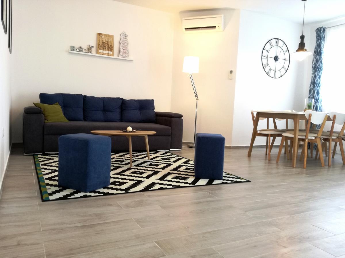 Maiv Residence - Family & Designer Suites Rogoznica  Εξωτερικό φωτογραφία