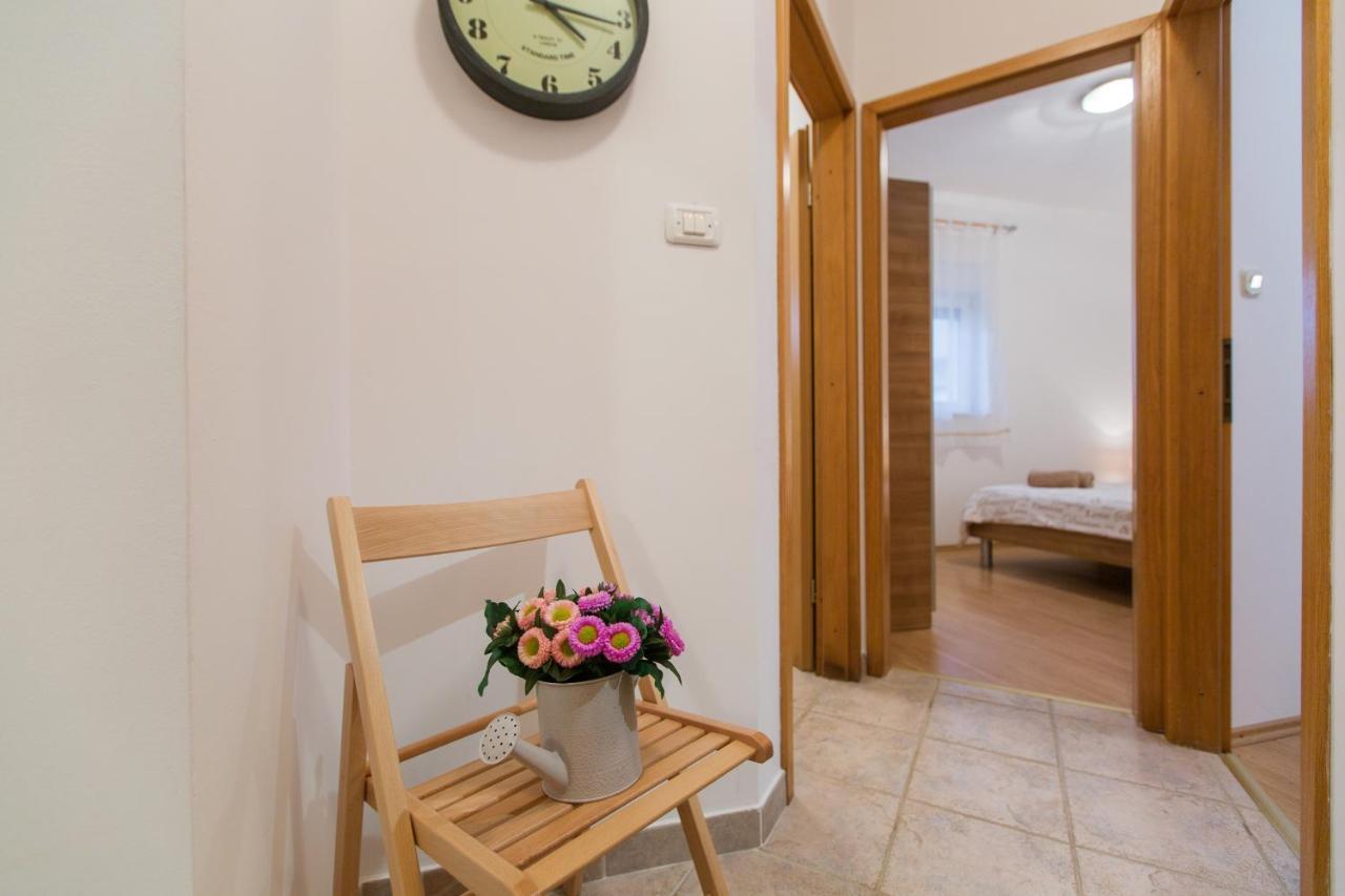 Maiv Residence - Family & Designer Suites Rogoznica  Δωμάτιο φωτογραφία