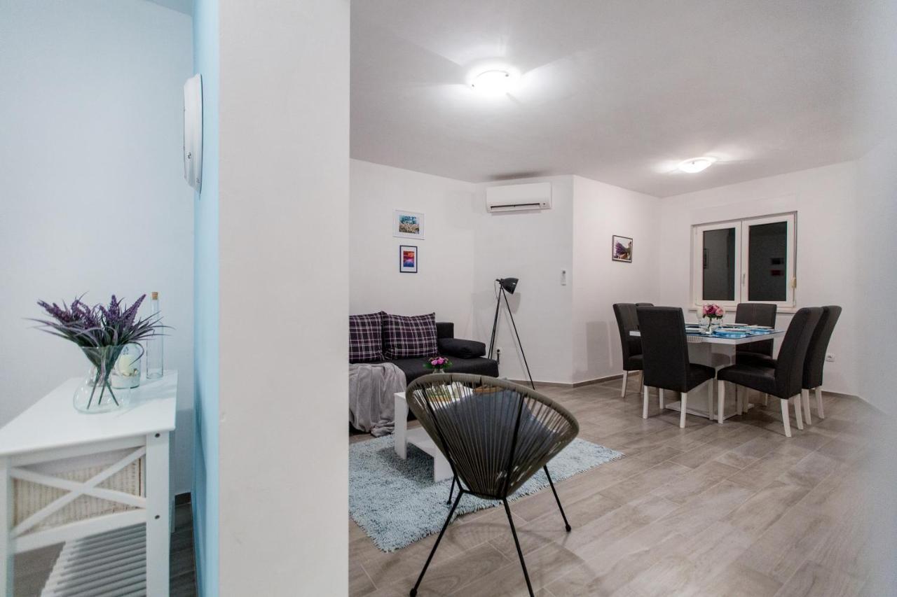 Maiv Residence - Family & Designer Suites Rogoznica  Δωμάτιο φωτογραφία